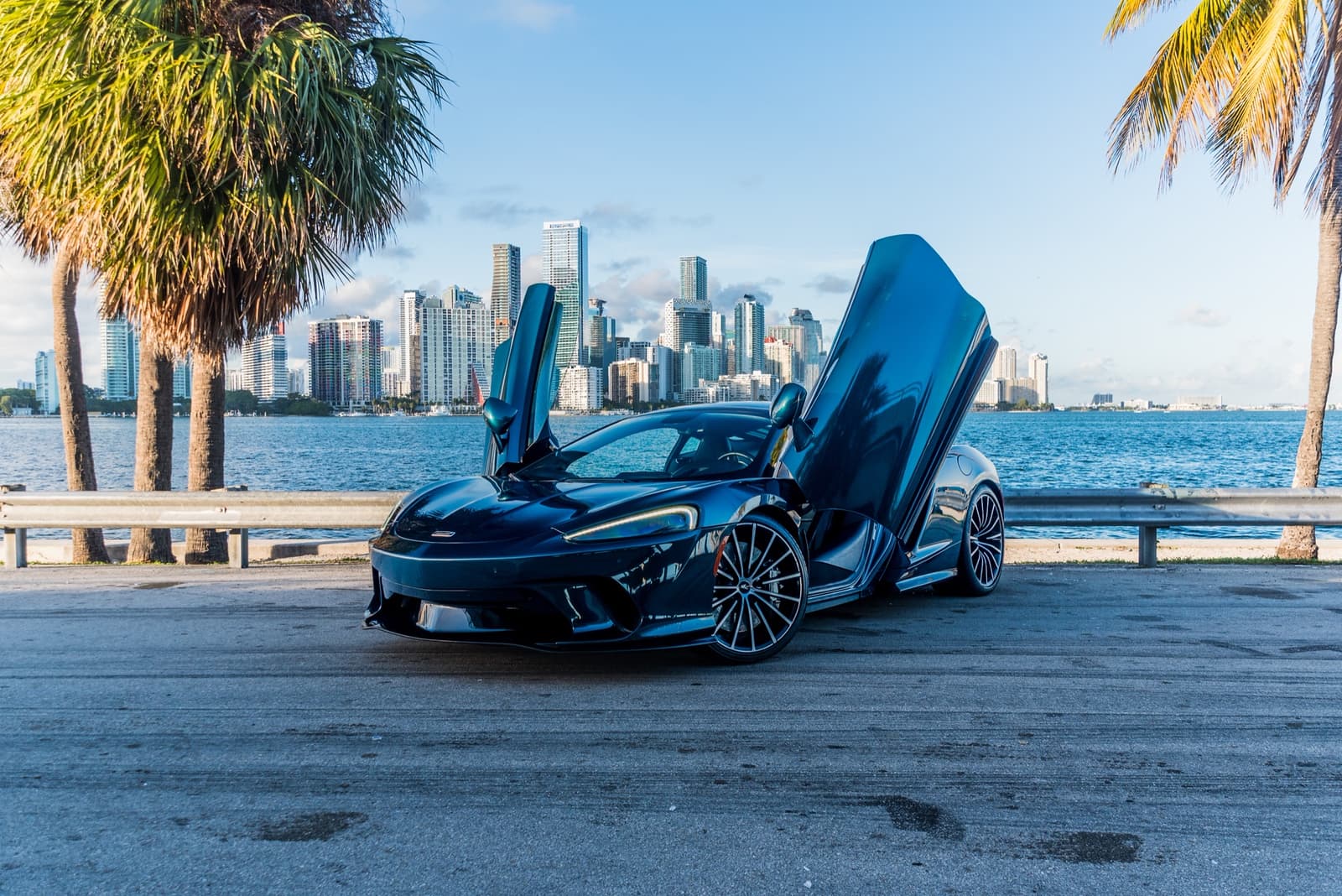 McLaren GT Green