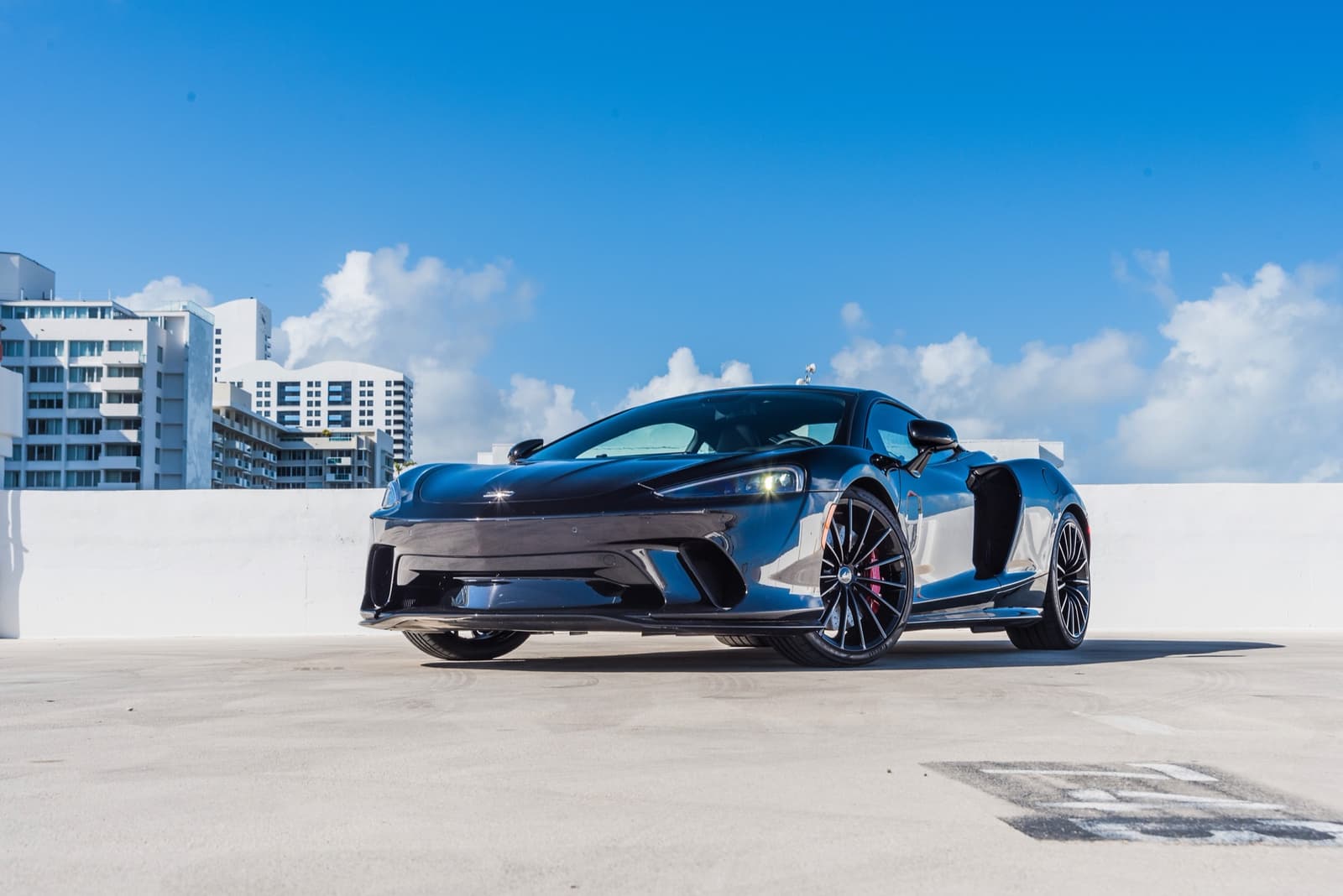 McLaren GT Black
