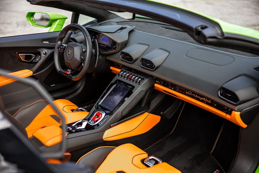 2024 Lamborghini Huracán EVO Spyder (Mantis Green)